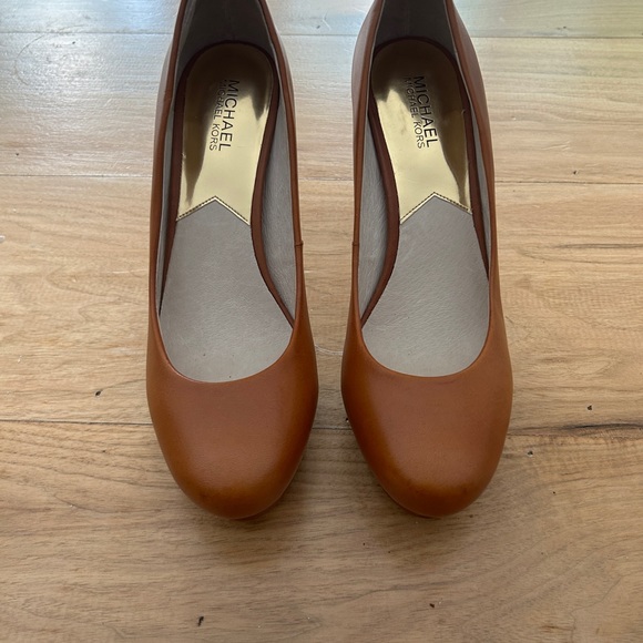 COPY - michael kors ionna pumps - Picture 5 of 8